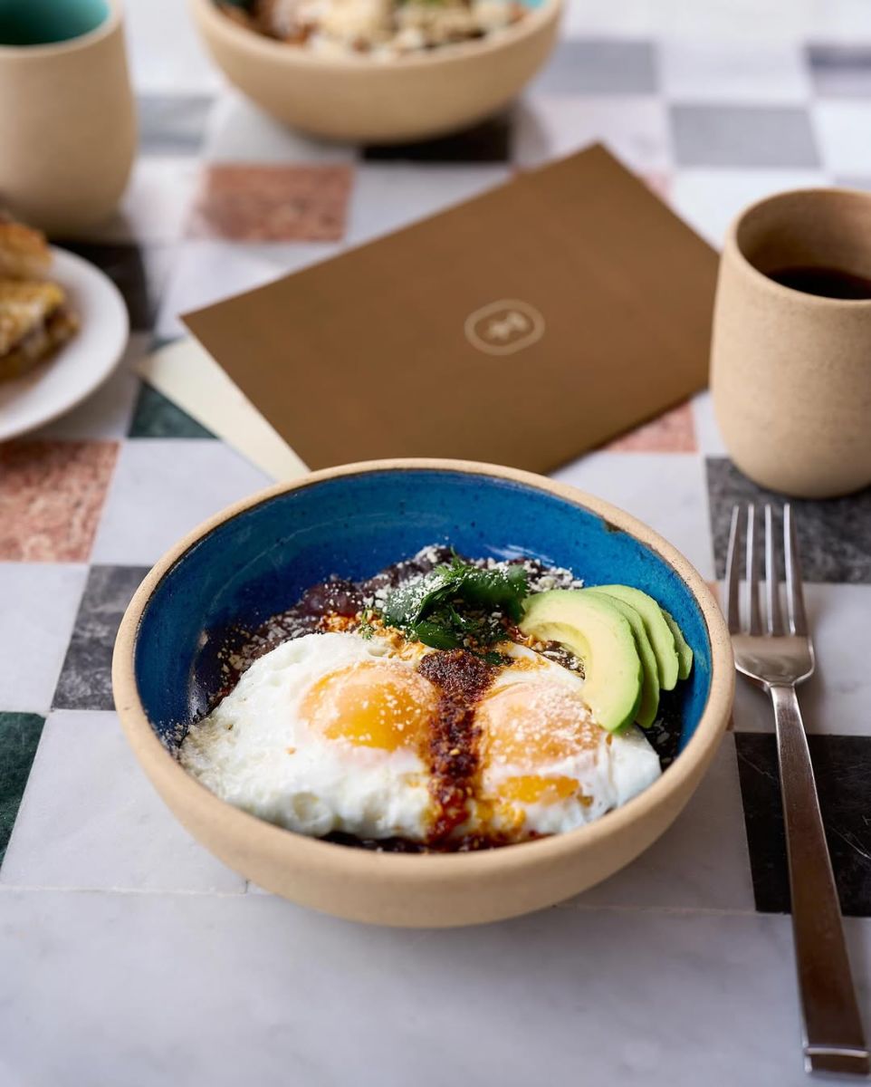 Chilaquiles en la Condesa en Dama Terraza. 