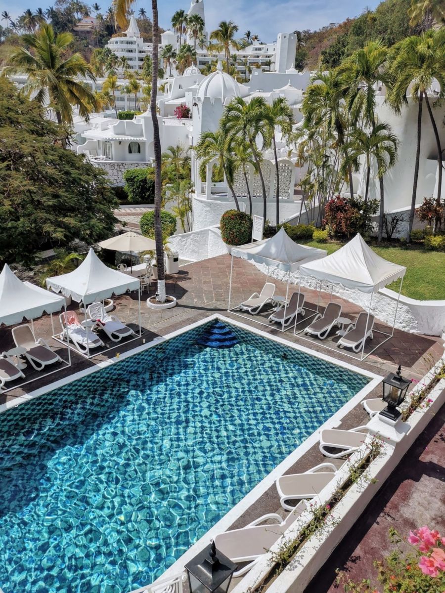 El Hotel Las Hadas by Brisas se ubica a 40 minutos del aeropuerto de Manzanillo