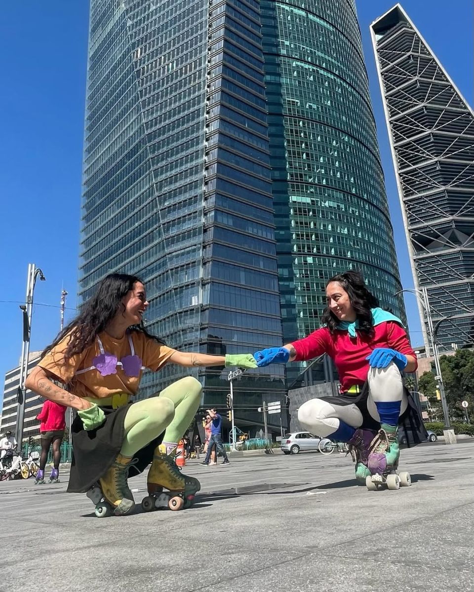 Rollers en la Explanada de la Estela de Luz en la CDMX