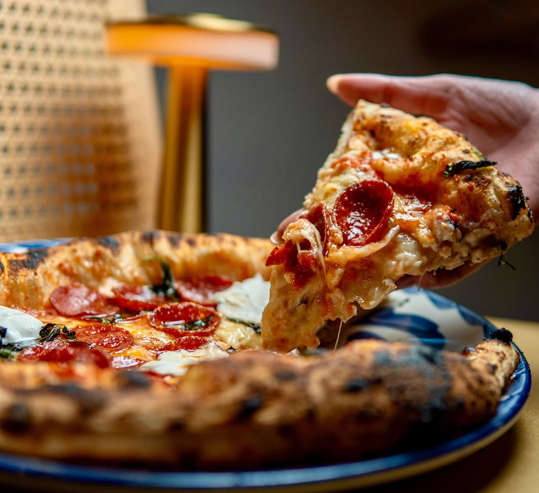 pizza napolitana de pepperoni