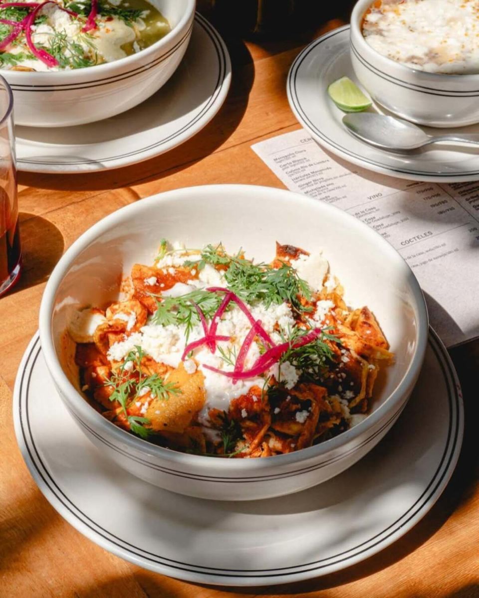 Nuestra nueva selección de los mejores chilaquiles en la CDMX: su salsa es la mejor parte