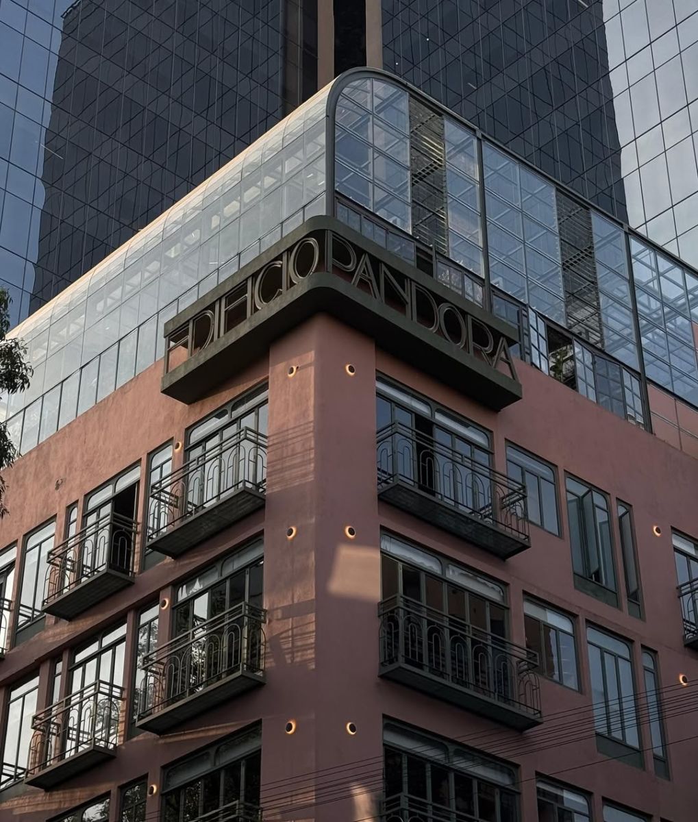 Rooftop en la Juárez para ir con amigos, Pandora. 