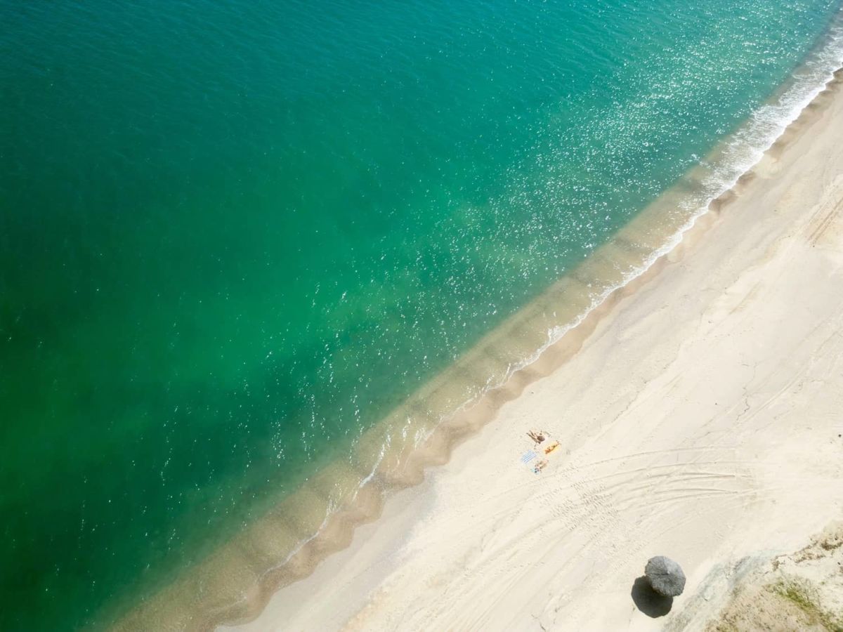 Esta playa sin olas de México todavía no es famosa, pero sus aguas calientitas hacen que parezca una alberca