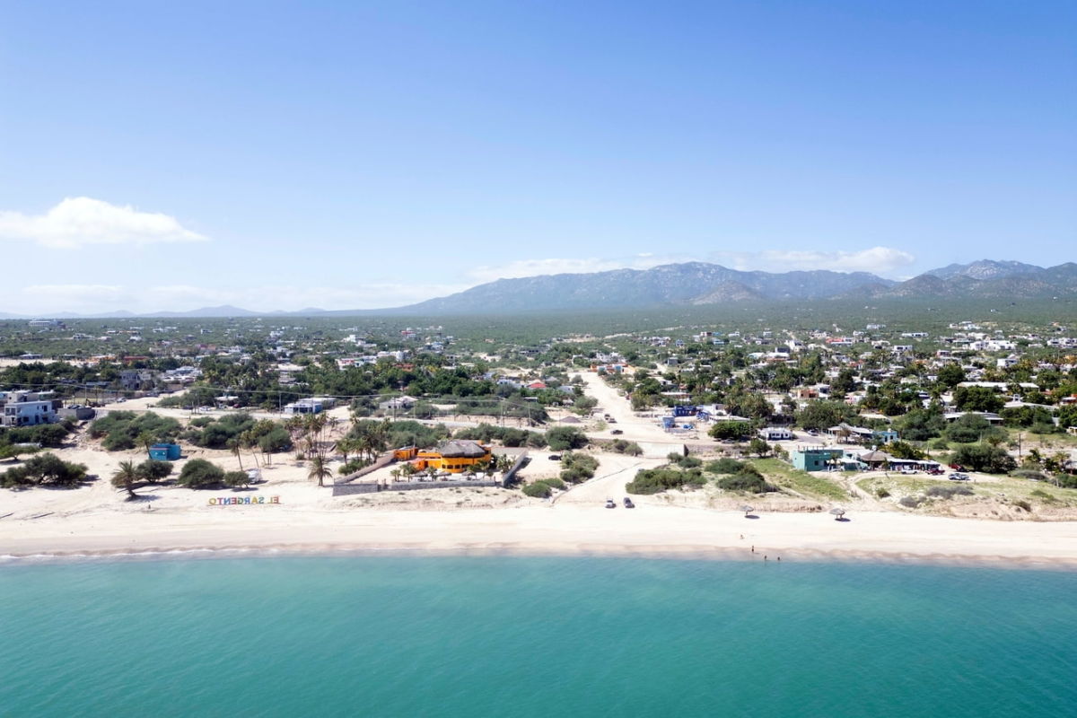 El pequeño pueblo de pescadores que debes incluir en tu viaje de carretera por playas mexicanas