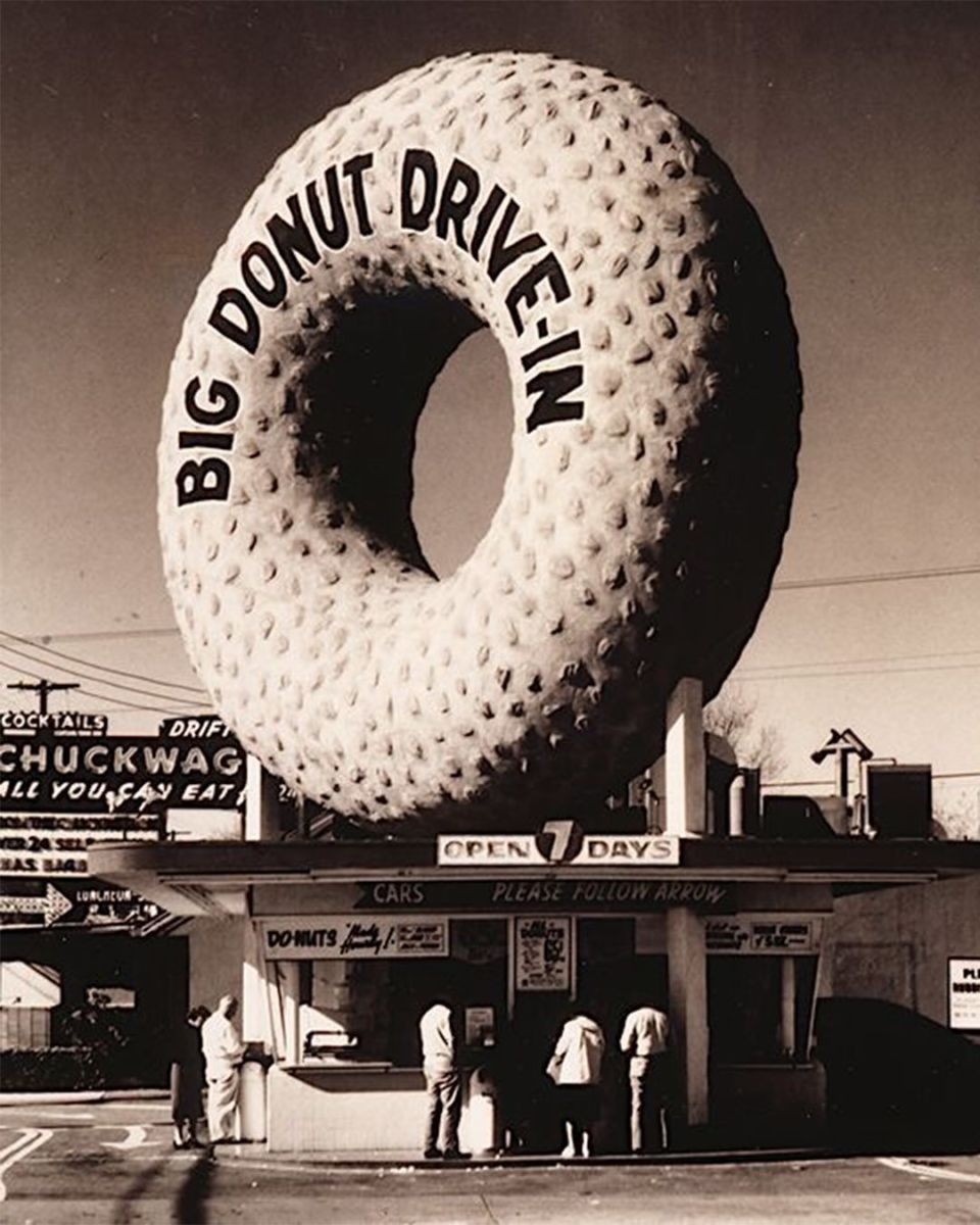 Randy's Donuts en California abierto desde 1952