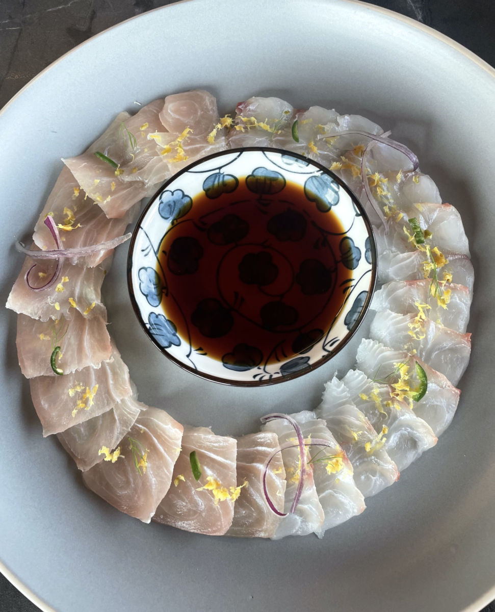 Láminas de pescado jurel y rubia con salsa ponzu