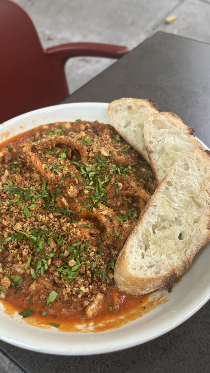 Calamari alla Luciana con mollica di pane