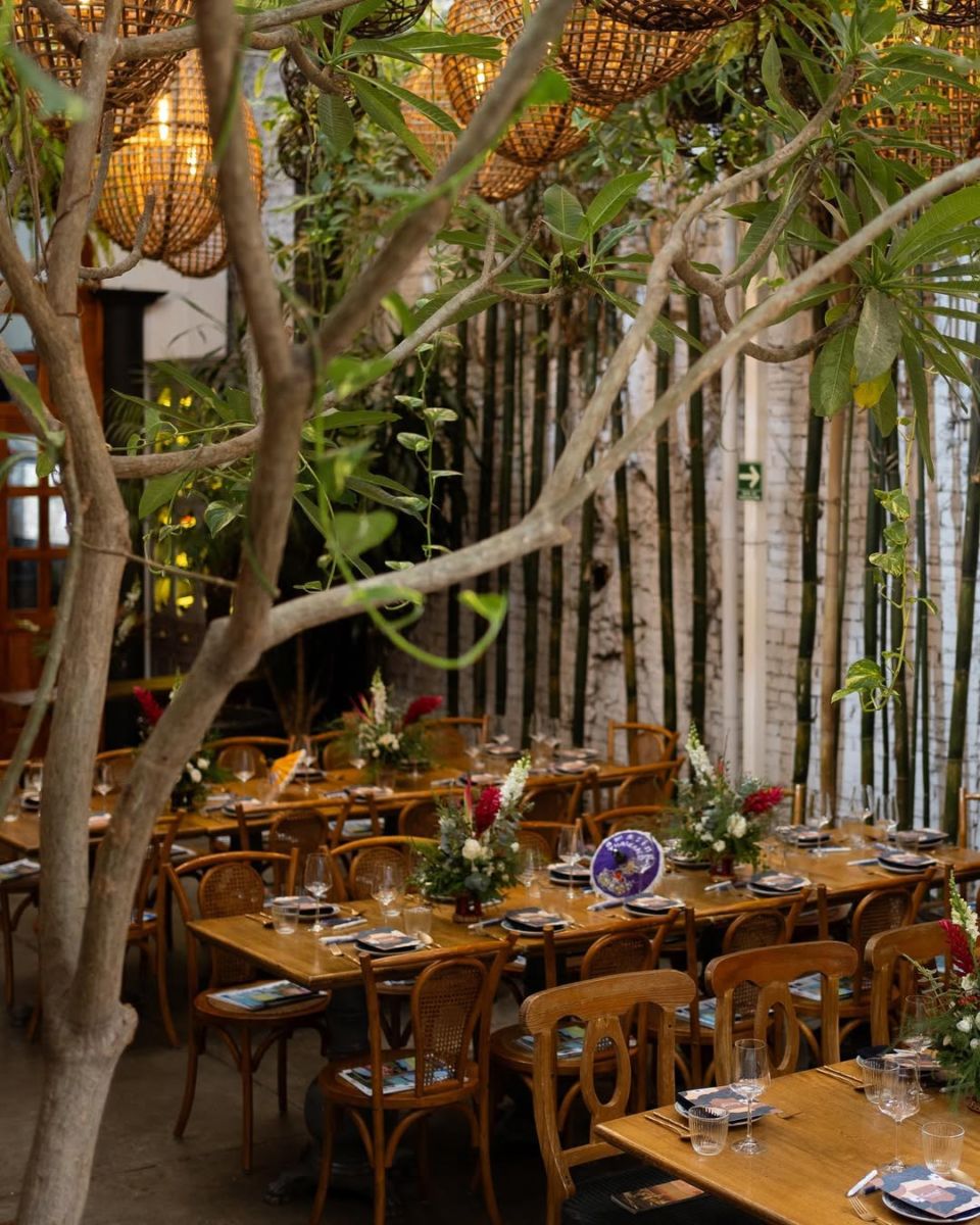 Terraza exótica de Galanga Thai House en la Roma