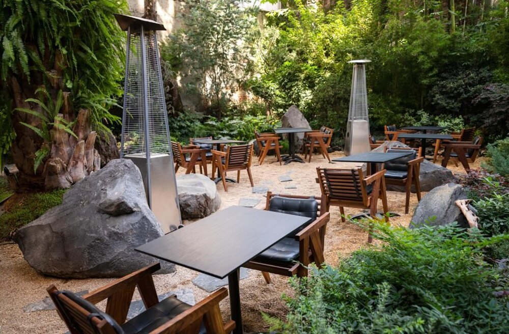 Terraza exótica de Umai en la Roma