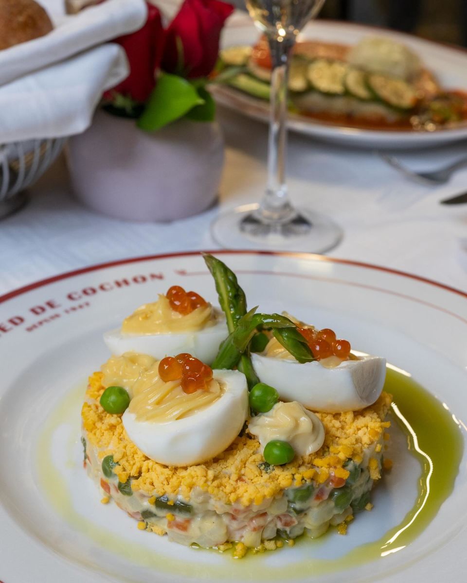 Huevos a la parisina con hueva de trucha