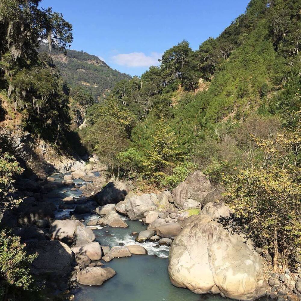 Aguas para refrescarse en Cascadas Tulimán 