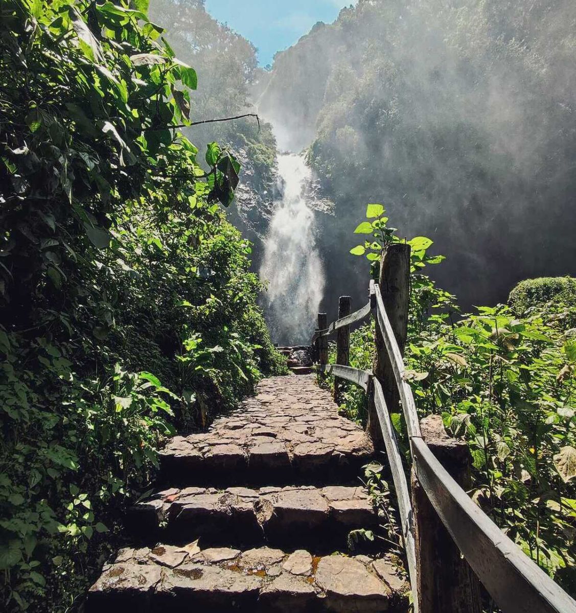Con este calor, refréscate en la cascada más grande de Puebla a 2 horas y media de la CDMX