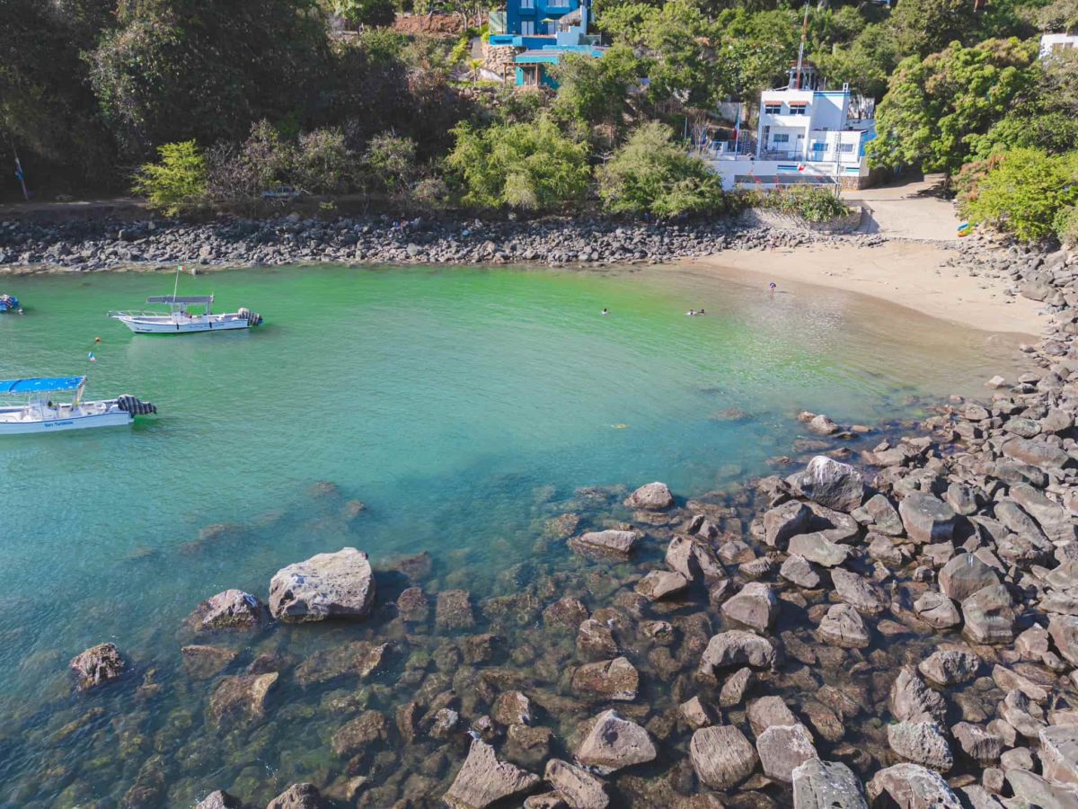 Imposible no hablar de Chacala, el pequeñísimo pueblito con playas sin olas, casitas tropicales y un volcán extinto