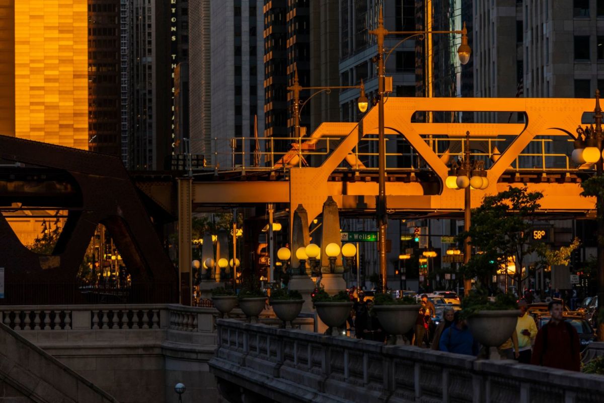 Chicagohenge es un fenómeno natural que ocurre cuando el sol se alinea con las calles de Chicago 