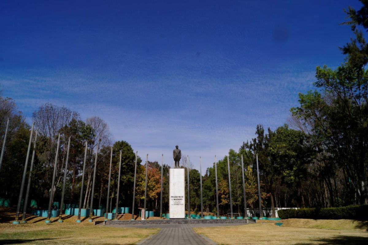 Explanada Francisco I. Madero en el Complejo Cultural los Pinos