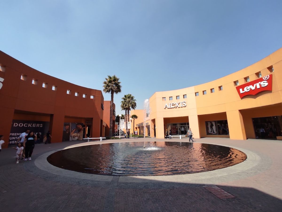 Premium Outlets Punta Norte