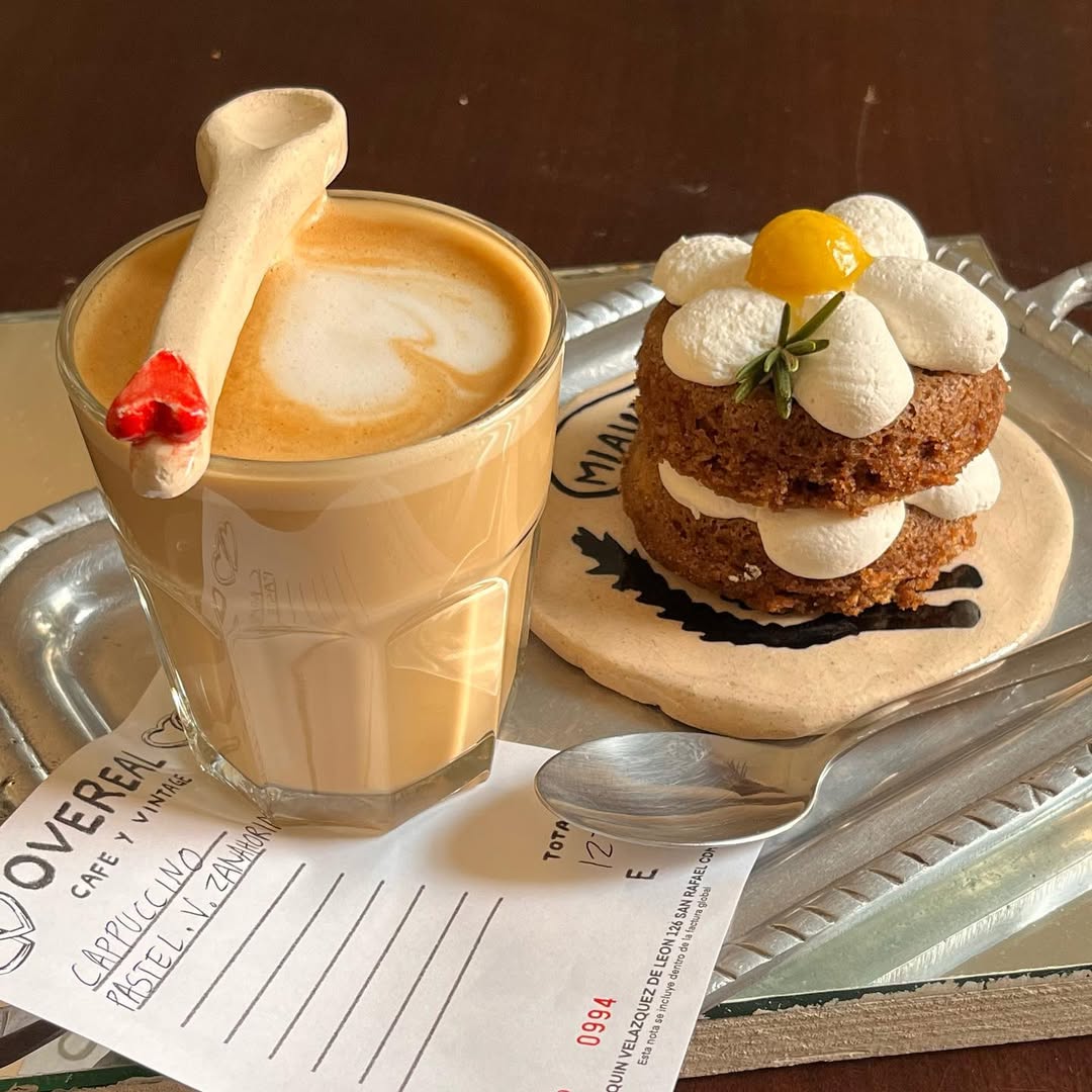Overal Café y Vintage es un restaurante y tienda vintage 