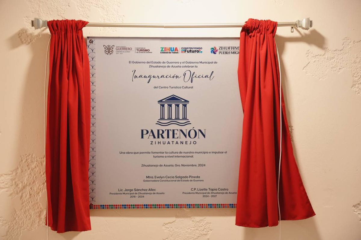Placa de la inauguración del nuevo Centro Cultural de Zihuatanejo 