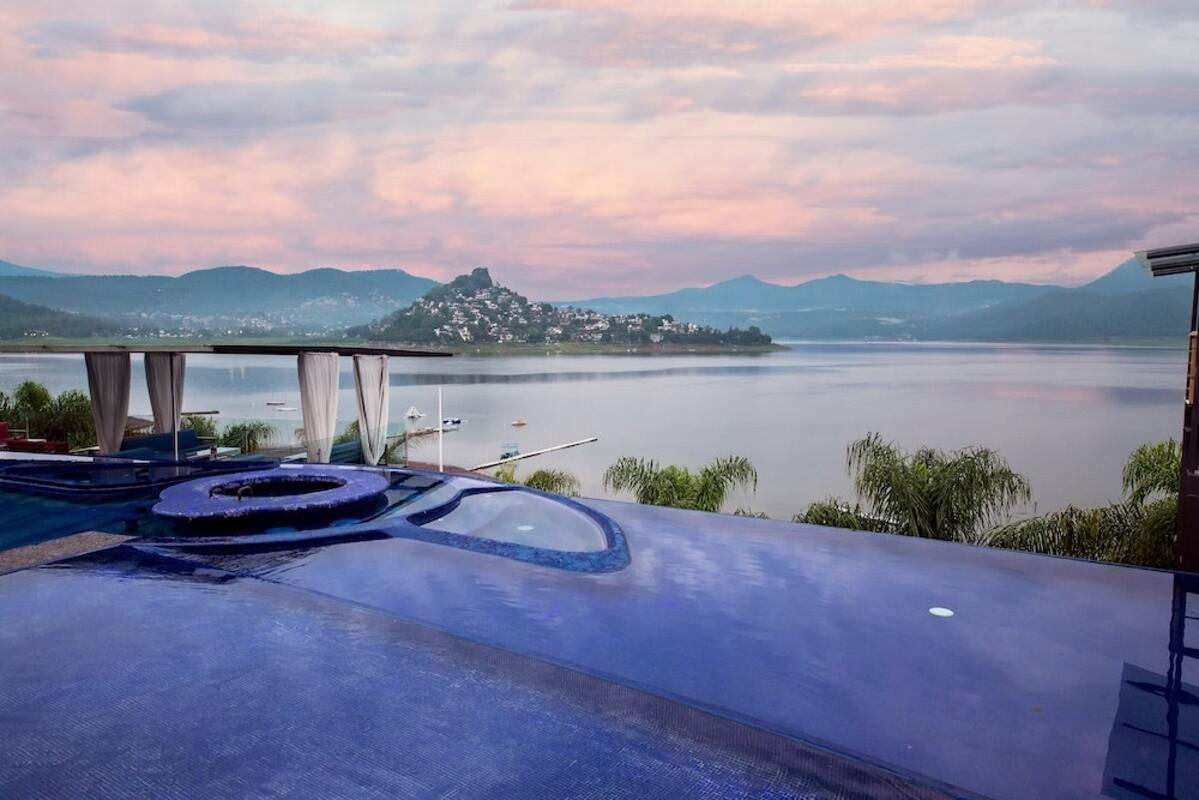 Sanación, espiritualidad y experiencias holísticas en una montaña de cuarzo y acceso directo al lago: Así es El Santuario en Valle de Bravo