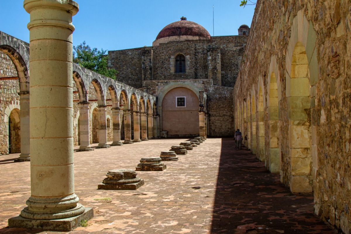 Ex Convento de Cuilapám de Guerrero se ubica a 42 minutos del centro de Oaxaca