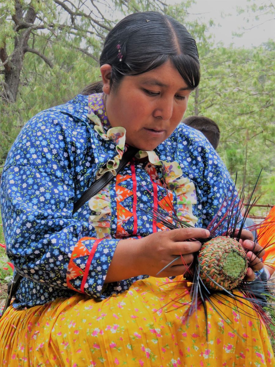 Experiencias Rarámuri te permite entrar a los talleres de los artesanos en las Barrancas del Cobre