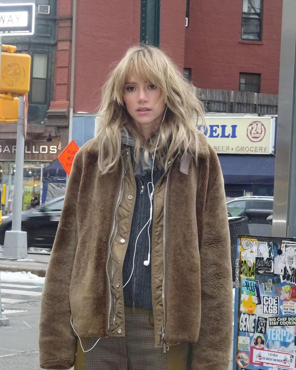 El fleco sí se llevará este 2025 con cualquier tipo de corte 