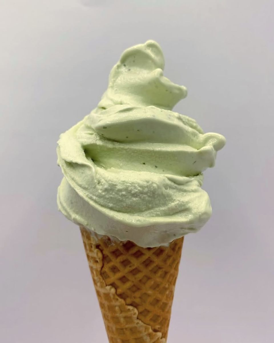 Helado de albahaca