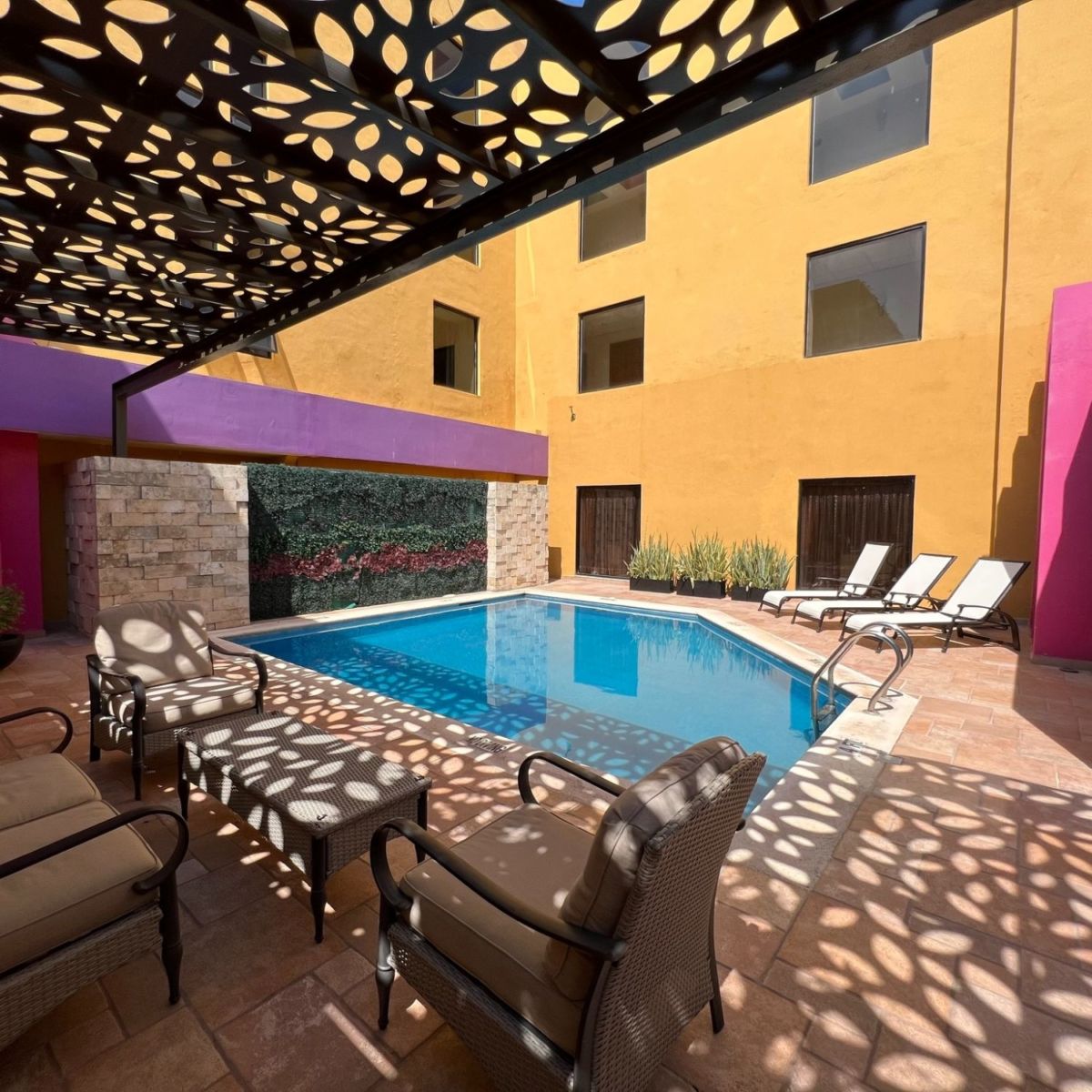 El Hotel Plaza Colonial se ubica en el corazón de Campeche 