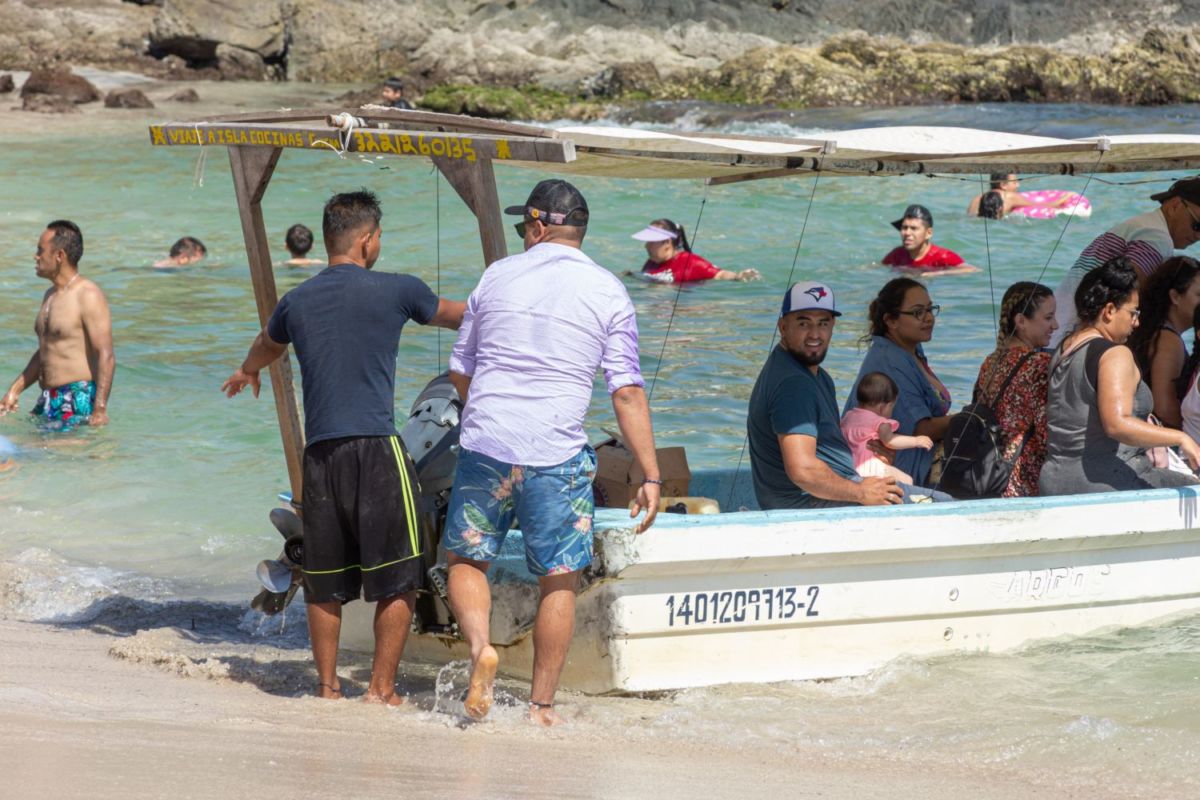 Lanchas que te llevan a Isla Cocinas