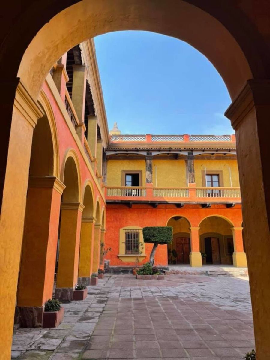 Una hacienda dedicada a la agricultura y ganadería