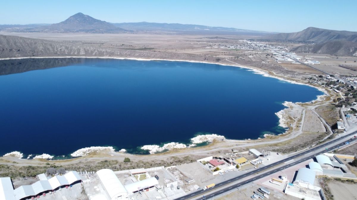 Vista aérea de la Laguna de Alchichica en Puebla 