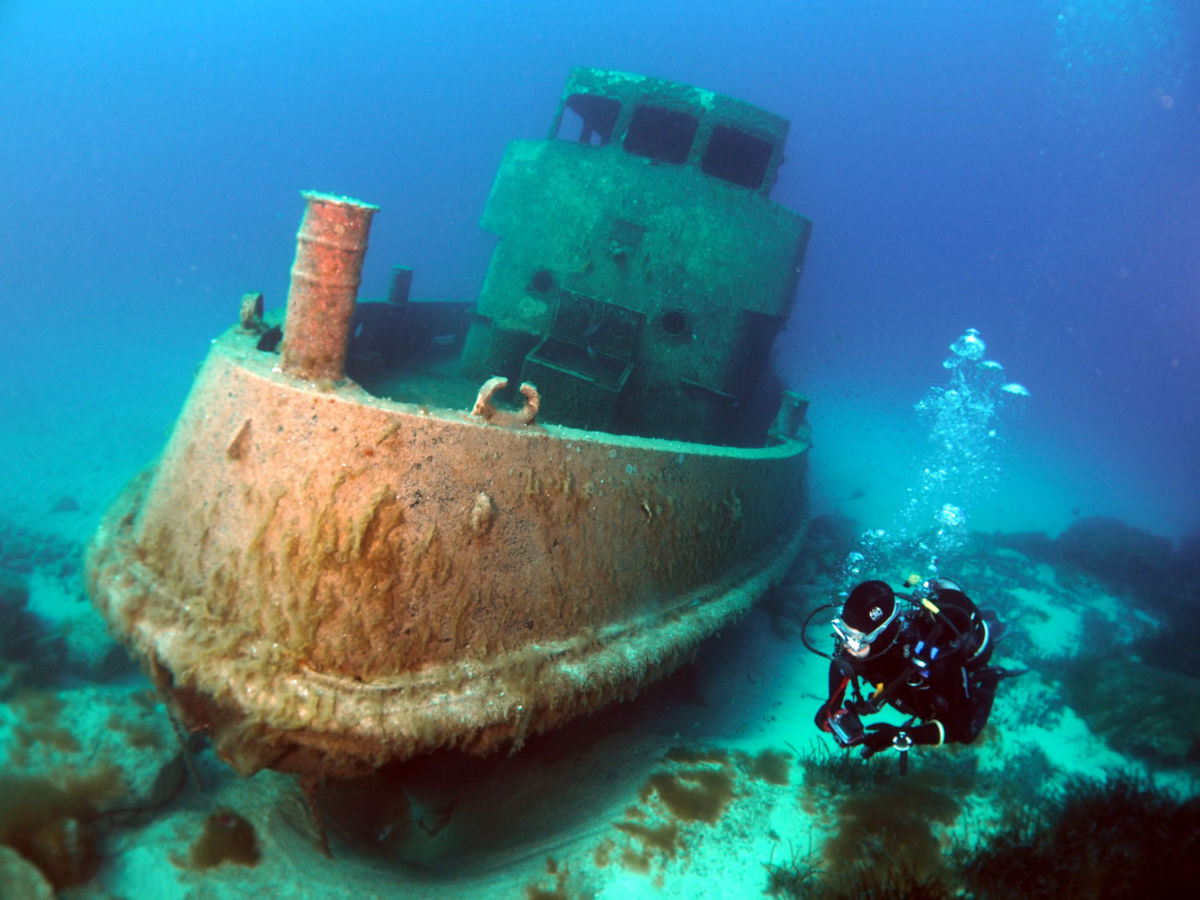 En Malta, es posible bucear entre barcos hundidos