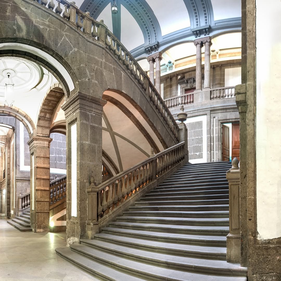 Este Palacio se ubica en la Plaza Manuel Tolsá 