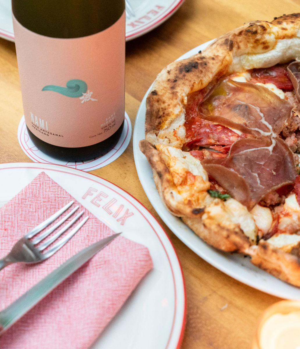 Pizza y sake en la CDMX. 