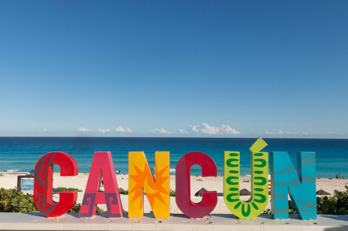 letras de cancún playa delfines