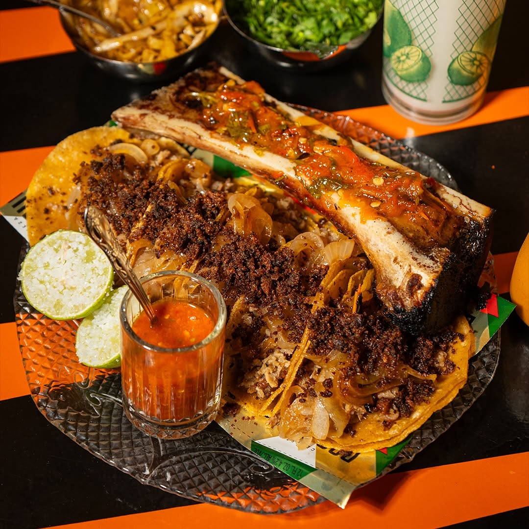 Taco de bistec con tuétano