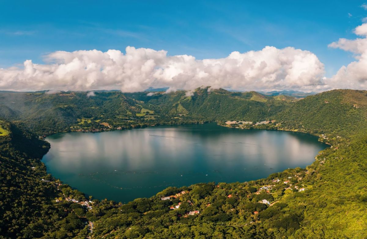 Santa María el Oro tiene una laguna en un cráter volcánico