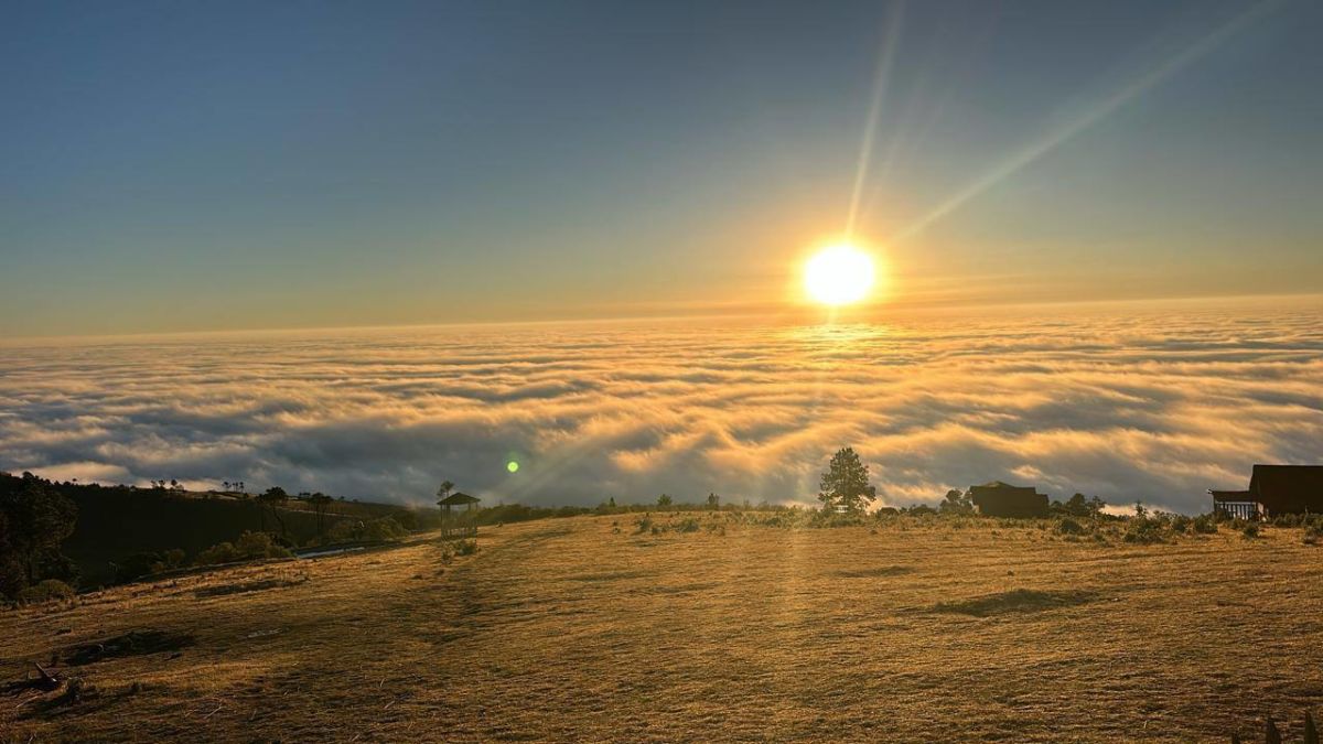 Vista del amanecer en Villas Puerta del Cielo