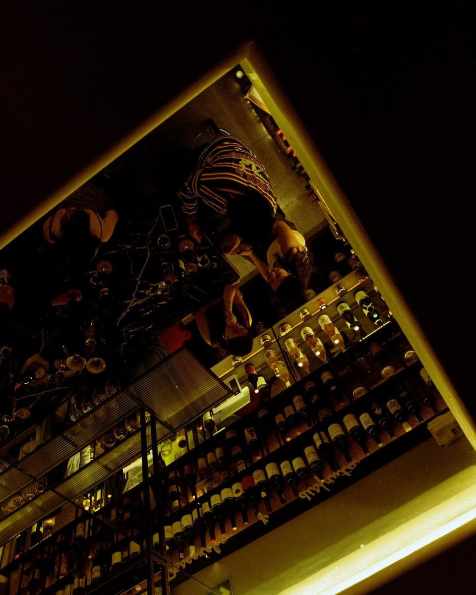 Brutal es un wine bar perfecto para ir a platicar