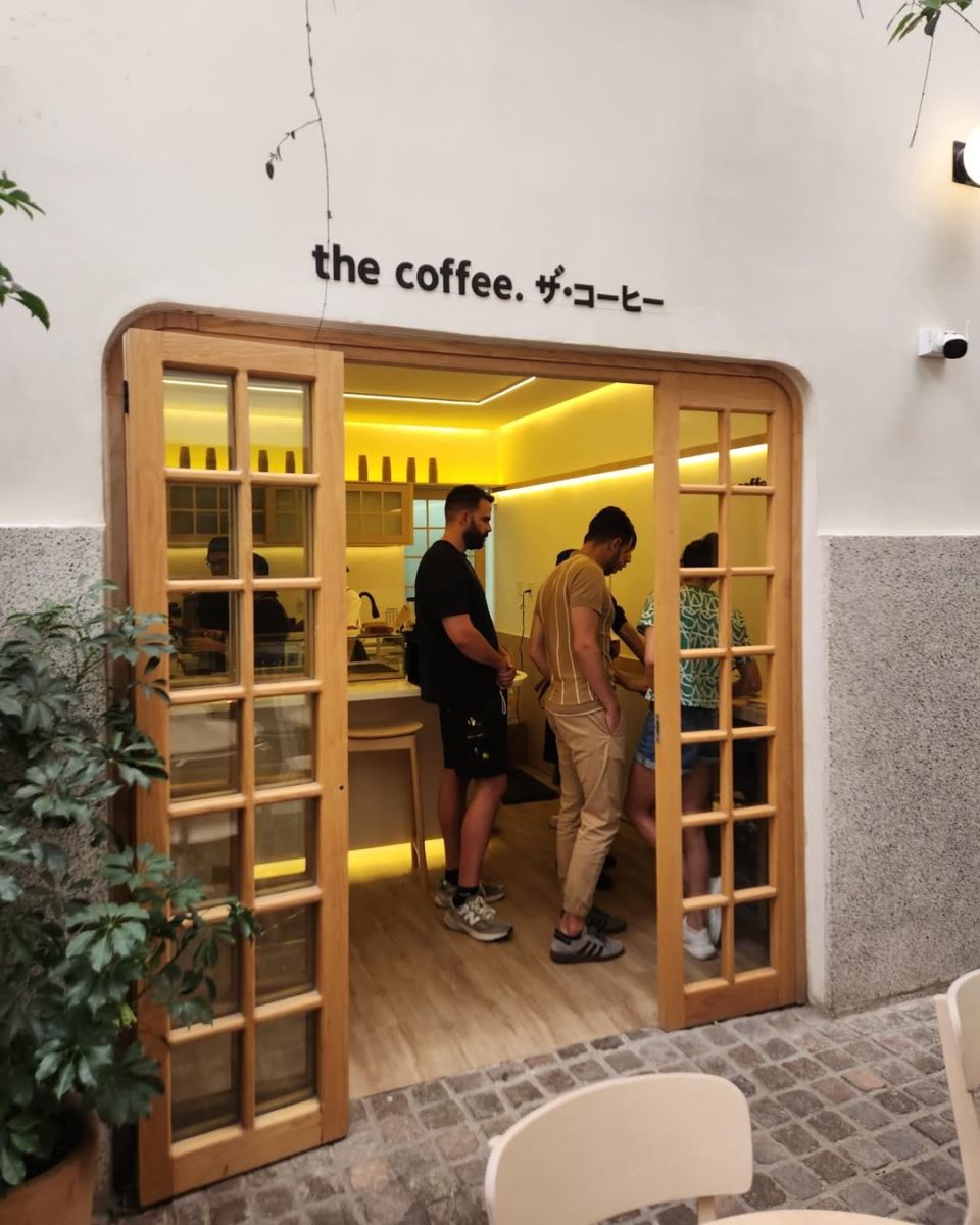 The Coffee se localiza dentro del Pasaje Parían 
