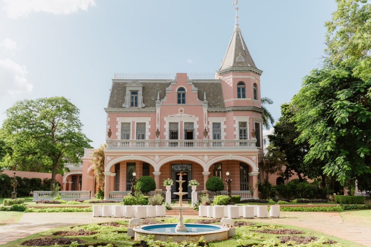 Descubre el castillo rosa de 1904 que hoy en día puedes visitar en una de las ciudades más bellas y seguras de México