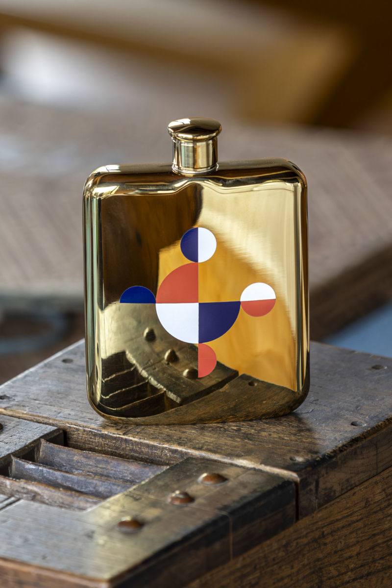 Gabriel Orozco creó una ánfora en colaboración con Tequila Dragones 