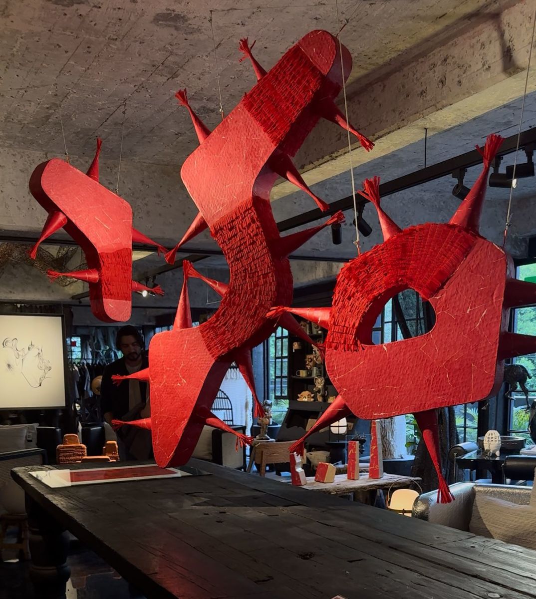 Tienes que ir a la más reciente y colorida exposición de arte en Polanco (estará durante casi todo Mayo)