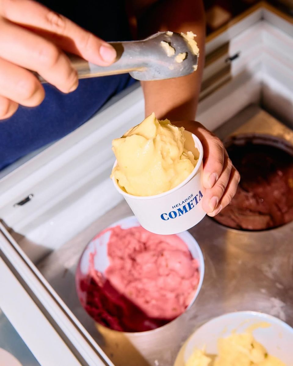 Helados Cometa es una heladería en la colonia Roma que sirve helados estilo francés 