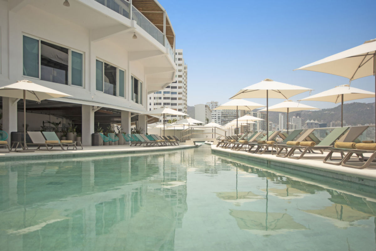 Piscina del Hotel Amares en Acapulco 