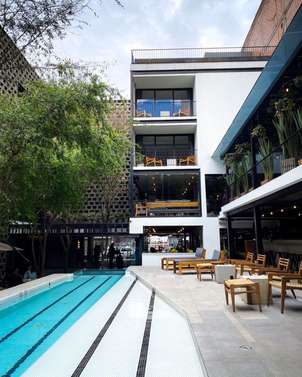 Piscina del Hotel Carlota en CDMX