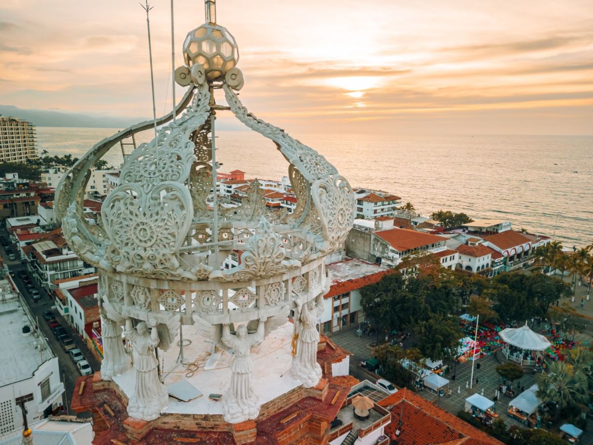 Corona de la iglesia de Puerto Vallarta