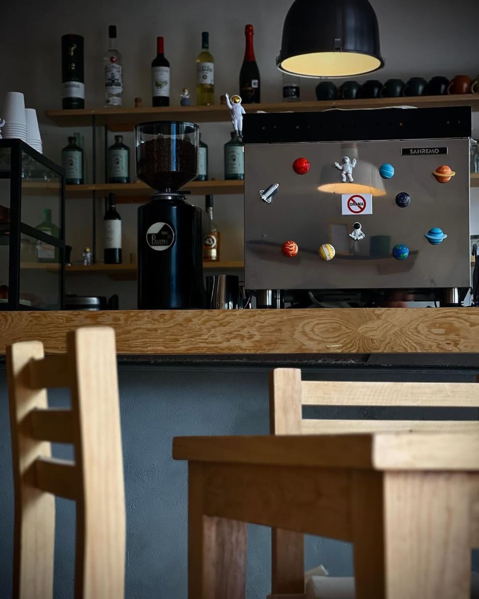 Sereno Bistró es un restaurante y bar de vinos en la colonia Escandón 