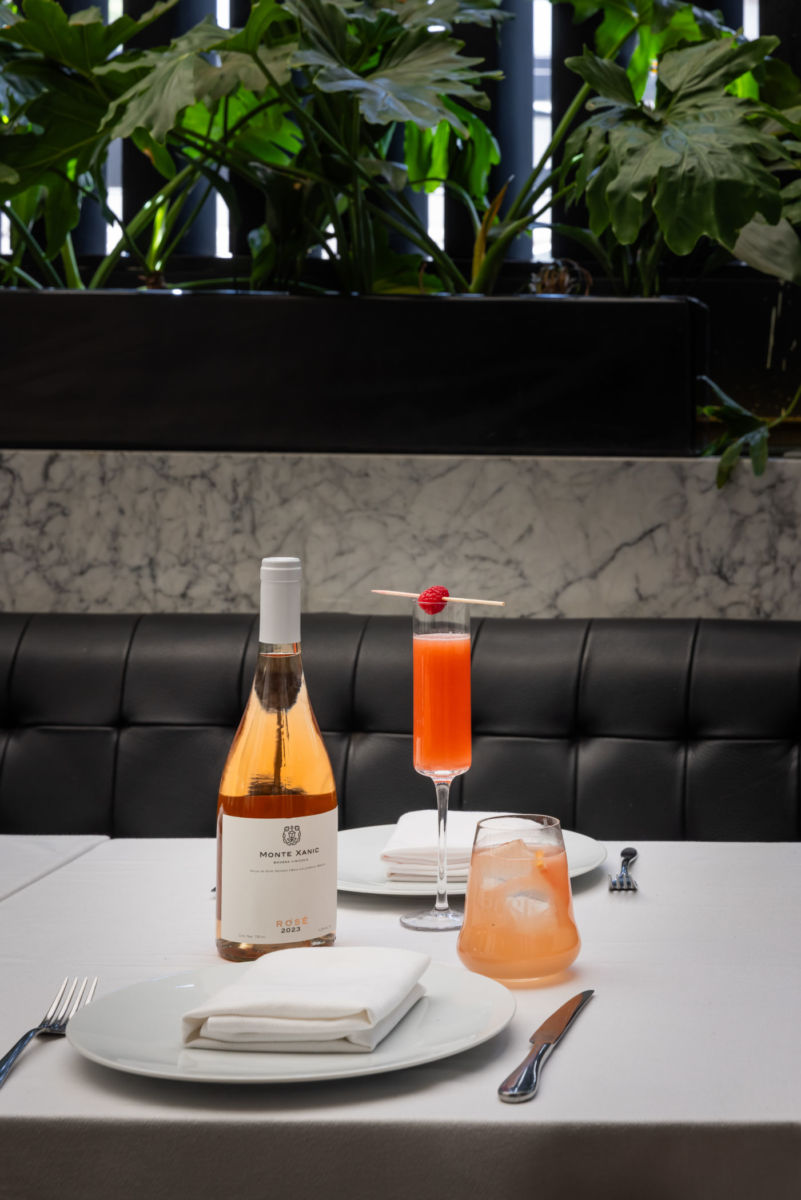 Vino Rosado de bodega mexicana en coctelería.
