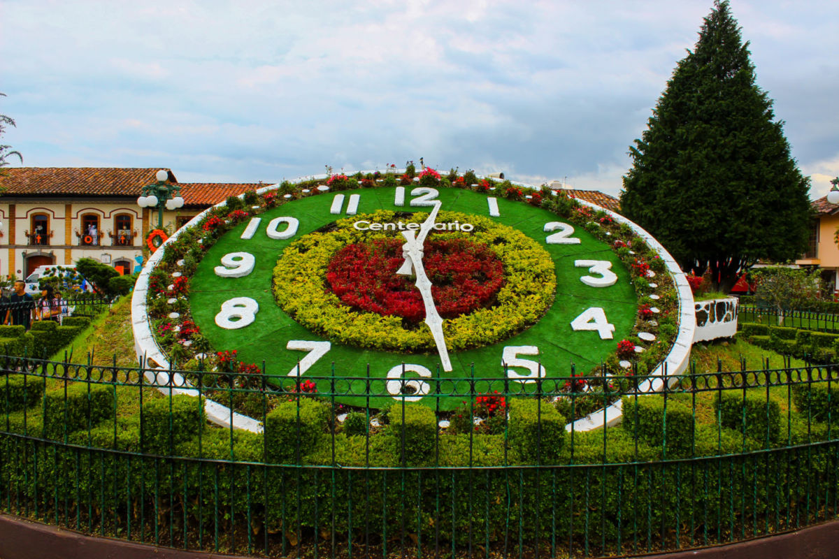 Reloj floral en Zacatlán de las Manzanas